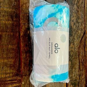 ALO Grounded No-Slip Mat Towel